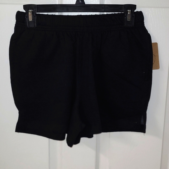 Urban Rebel Juniors Black Side Pockets Elastic Waist Sweat Shorts Size Medium - Picture 1 of 10